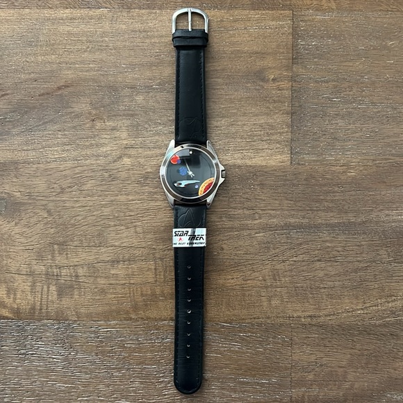 Vintage Star Trek: The Next Generation Romulan Cloaking Warbird Timex Watch - Picture 2 of 9